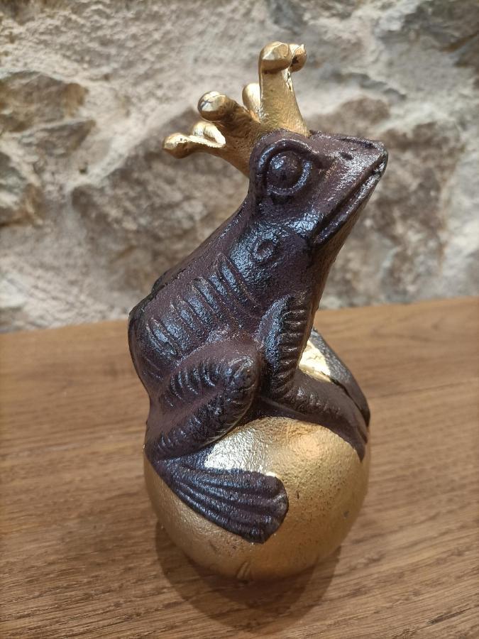 La Grenouille Amoureuse Menat Kültér fotó